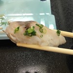 ホテル古志 - バイ貝煮やたらこ煮、鰤の鮨をツマミながらチンカチンカの冷やっこいルービーを注いで注がれつ暖機運転。
            
            
            