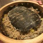 一碗水 - 甲魚糯米飯(天然の鼈と銀杏と餅米の蓮の葉蒸し)