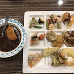 レストラン ラ･ベランダ - ランチビュッフェ２４００円。社長カレーなど。普通に美味しかったです(^｡^)。次から次へと揚げていただいたので、天ぷら食べすぎました（笑）