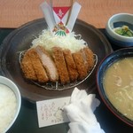 まるやま 喜多方店 - ロースかつ【中】定食&極上しゃぶ汁変更330円