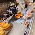 Batzoki de Rioja-alavesa - 見た目豪快なピンチョスが並ぶカウンター