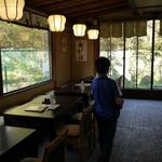 Edokawarisoba Iijima - 窓側のテーブル席