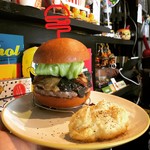 ICON - ベーコンセサミバーガー¥1650