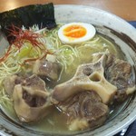 中華そば 龍の髭 - テールラーメン　750円。このド迫力。