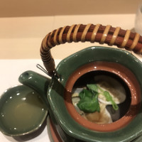 上野 榮 - おためしコース９０００円。４種貝の土瓶蒸し。蜆、浅蜊、蛤、干し貝柱を使ったものです。お出汁が美味しい〜（╹◡╹）