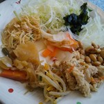 工場レストラン健食たぬみせ - お惣菜の数々。