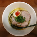 麺屋 はなぶさ - 中華そば(850円、真上から)