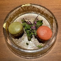 肉料理 KOJIRO - フォアグラのパテを挟んだマカロン