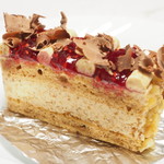 パティスリー イル・プルー・シュル・ラ・セーヌ - ガトー・グルノブルワ