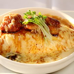 【香ばしさ満点】照り焼きチキンとマヨネーズのオムライスグラタン 1,550円（税込 1,705円）