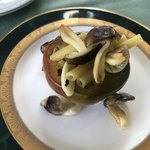 あしぇっと八ヶ岳 - 八ヶ岳のきのこ　中にはパスタ　ピーマンの器
      きのこの出汁がすごくおいしい！こんなのはじめて