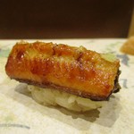 鮨旬美西川 - うなぎ：表面がカリッと焼かれた鰻は、身がふっわふわです。 　　　　　2019.11.02