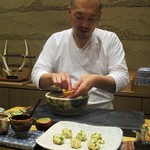 鮨旬美西川 - 稲荷寿しを作る大将。（撮影許可を頂いています）　　　　　2019.11.02