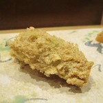 鮨旬美西川 - 稲荷寿し：大葉をませ込んだシャリを 裏返した油揚げで包んであります。 お揚げの甘みと 山葵のハーモ二ーがイイですネ！　　　　　2019.11.02