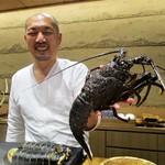 鮨旬美西川 - 夜の部で使われる 大きな伊勢海老。（撮影許可を頂いています）　　　　　2019.11.02