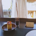 Felicelina - 自家製フォカッチャとグリッシーニ