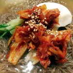 炭火焼肉ふじた - 冷麵の具材。りんごも入ってました。