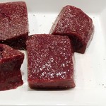 炭火焼肉ふじた - 塩レバーは甘みがあって文句なし。