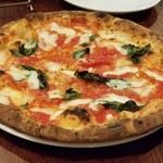 PIZZERIA e TRATTORIA A La - マルゲリータ