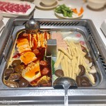 海底撈火鍋 - 2種類の鍋