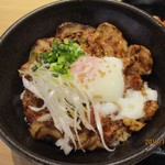 北海道マルハ酒場 - もち豚カルビ丼 ＋温泉卵