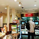 Kicchin Orijin - 店内。リニューアルして日が浅いので、綺麗です。