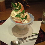 りんごのキャラメルパフェ