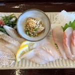 宗像海人食堂 やっさん - 刺身定食のお刺身  鯛・穴子・やず