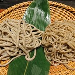 手挽きそば 一心 - 左が「がんこざる」と右側「田舎二八ざる」