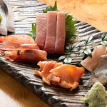 Five pieces of sashimi