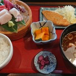 Marusa Suisan - 刺し盛り定食(税込1,518円)
