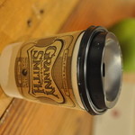 GRANNY SMITH APPLE PIE & COFFEE  - ホットドリンクはこちらのカップでお渡しします。こちらがShortサイズです。