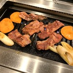 Nikusousaku To Sendai Gyuu Ittougai Yakiniku Baku Fu - 