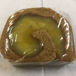 和菓子処 大角玉屋 - １１月の和菓子　珈琲ロール270円（税込）包装時