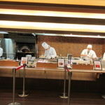 ホテルウエルシーズン浜名湖 - ライブキッチン の様子