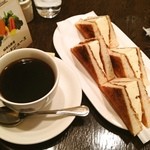 珈琲店トップ - トーストセット(チーズ) \850 