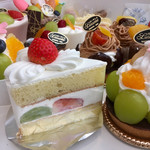 ローザンヌ - 季節限定でシャイマスカットもケーキと合います♡