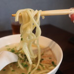 沖縄ダイニング ヒロズカフェ - 沖縄そばの麺