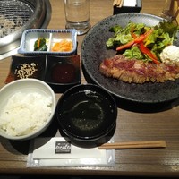 焼肉・しゃぶしゃぶ たちばな ヒルトンプラザイースト店 - 