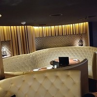 天空飲茶酒家 - 客席がやけにお洒落だ。さすが銀座