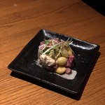 ホルモン松田  - 牛肉、銀杏、湯葉のタルタル