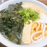 うどんおよべ - わかめうどん７１５円