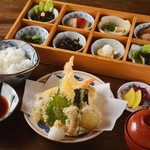 ⑤ Assorted tempura
