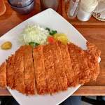 にゅうとん - ジャンボチキンカツ（ライス、みそ汁、ポテサラ、アイスコーヒー 付き）　640円