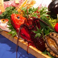 素材の魅力をそのままに大胆かつ繊細に仕立てた旬の味覚の数々。