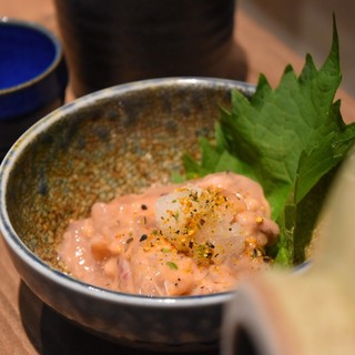 享用大量采用手工食材烹制的创意日本料理。