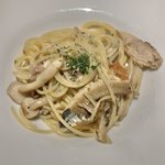 トレマーニ - コースＣ(\2,400)：本日のコースパスタ（ハーフポーション）　サンマとキノコのスパゲッティ