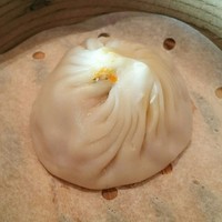 中国飯店 麗穂 - ＝上海蟹のミソ入り小龍包＝