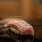 日本橋蛎殻町 すぎた - 2019.11 炙りブリ（大トロ部位）