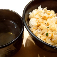 円居-MADOy- 日比谷店 - ガーリックライス・スープ